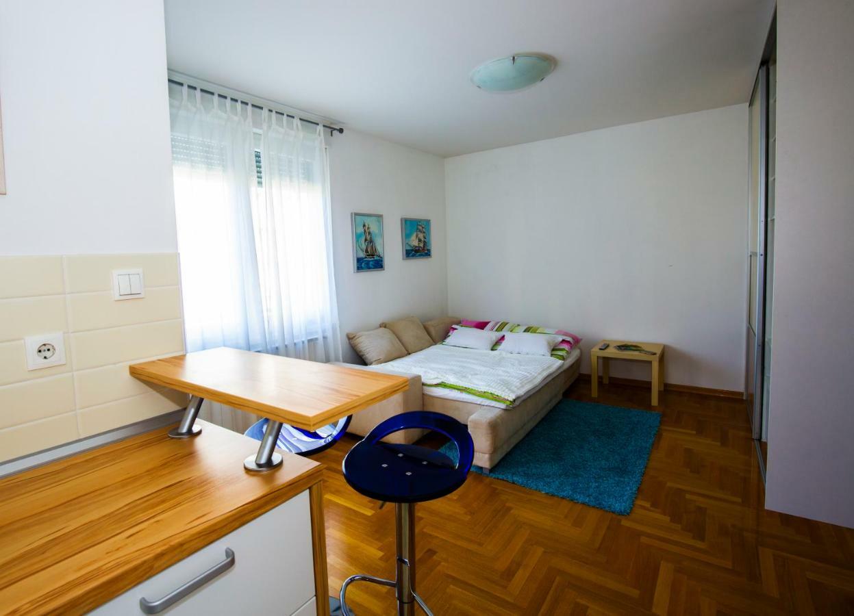 Apartment Luka Zagreb Buitenkant foto