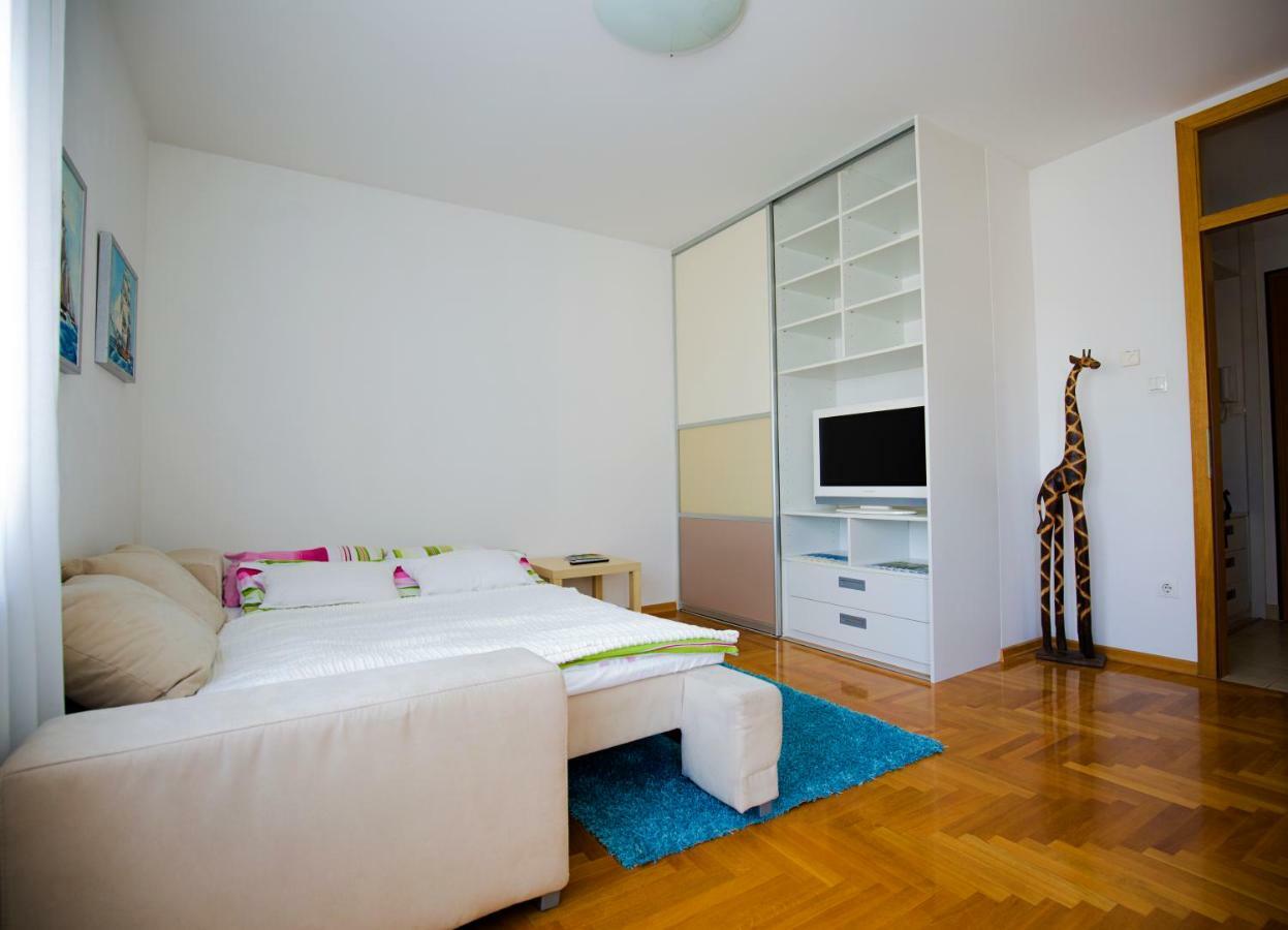 Apartment Luka Zagreb Buitenkant foto