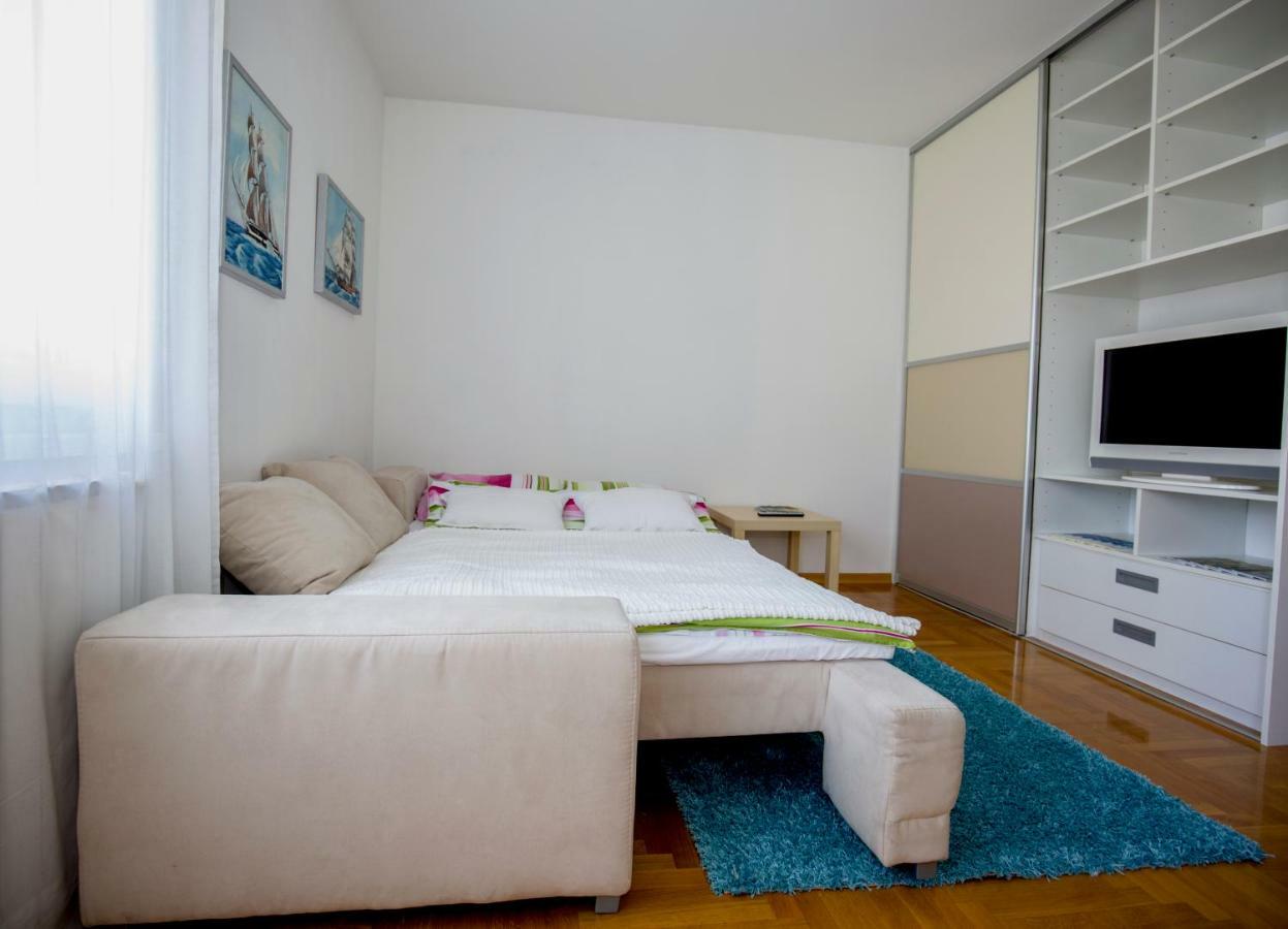 Apartment Luka Zagreb Buitenkant foto